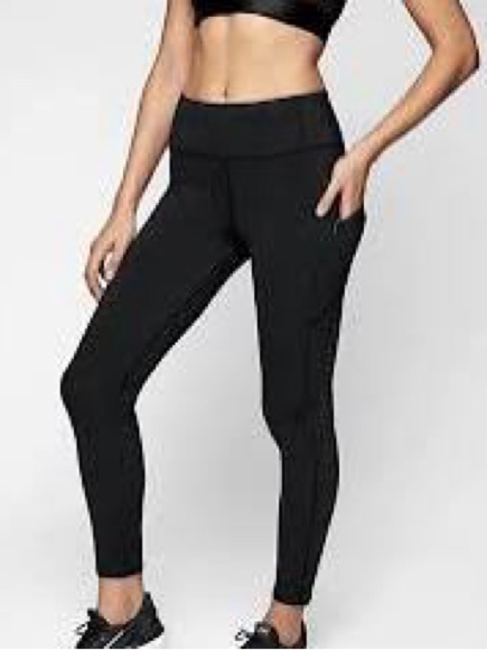 Athleta Contender Tight in Black- size Small Tall